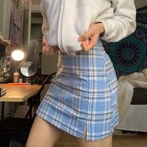 BRANDY MELVILLE PLAID CARA SKIRT